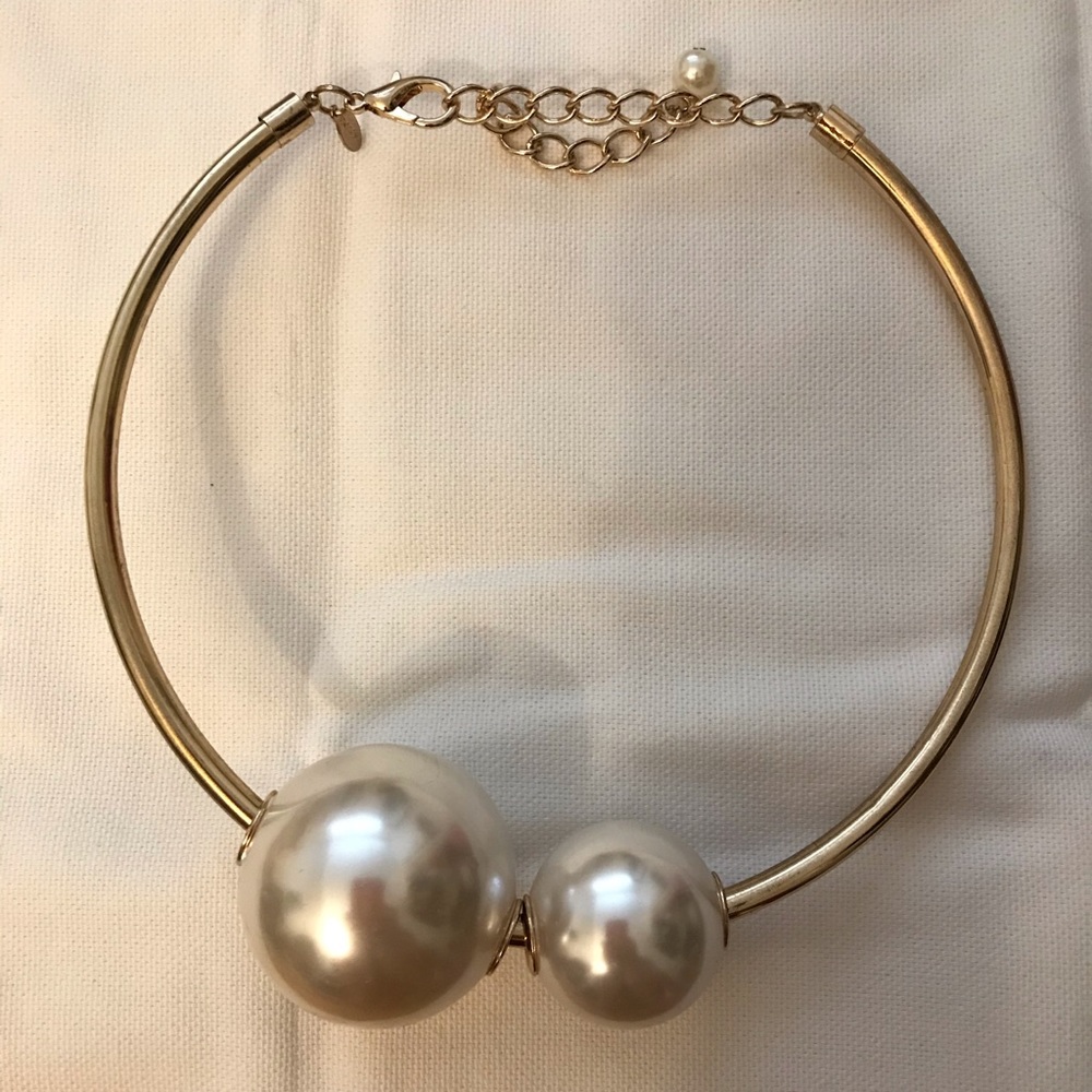 🤩 Pearl statement necklace